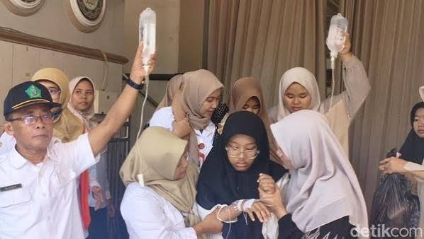 566 Santri Sidoarjo Diduga Keracunan MBG, Ratusan Dilarikan ke Rumah Sakit
